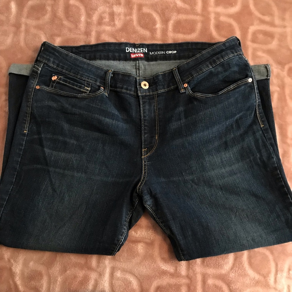 Denizen Levi crop jeans